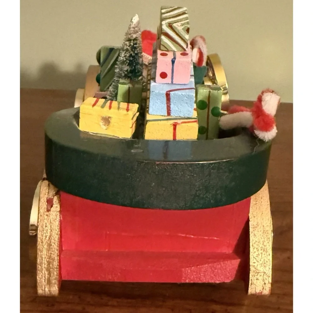 Vintage Montgomery‎ Ward Hand Painted Wooden Santa Claus Driving Red Car Musical